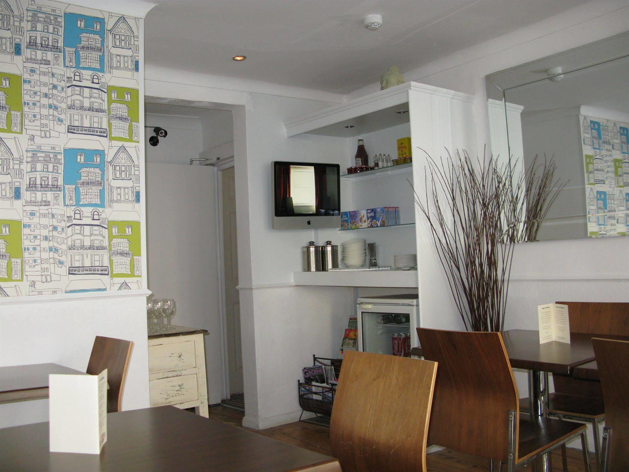 Oyo Lifestyle Hotel Sea Breeze 布赖顿 外观 照片