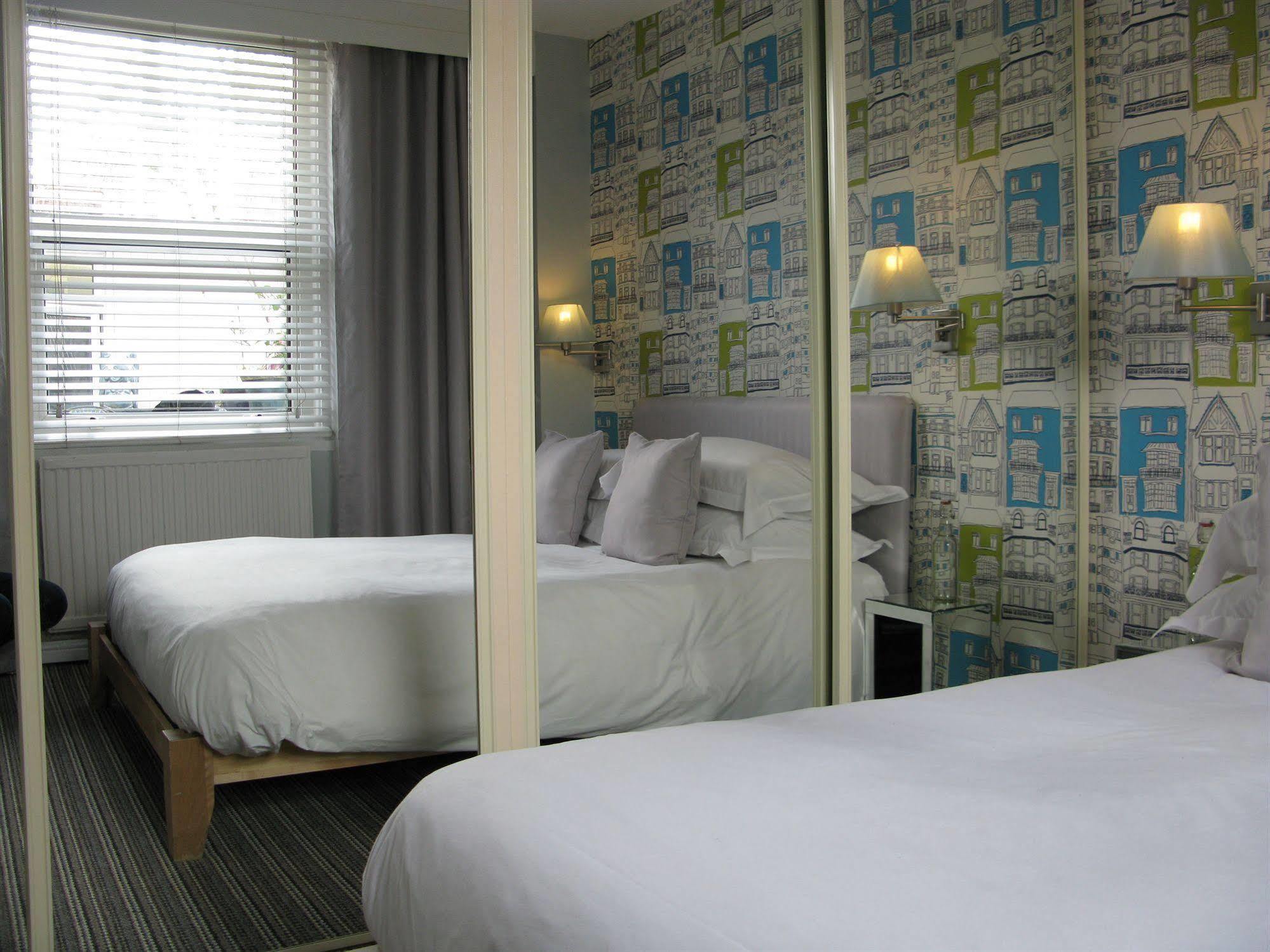 Oyo Lifestyle Hotel Sea Breeze 布赖顿 外观 照片