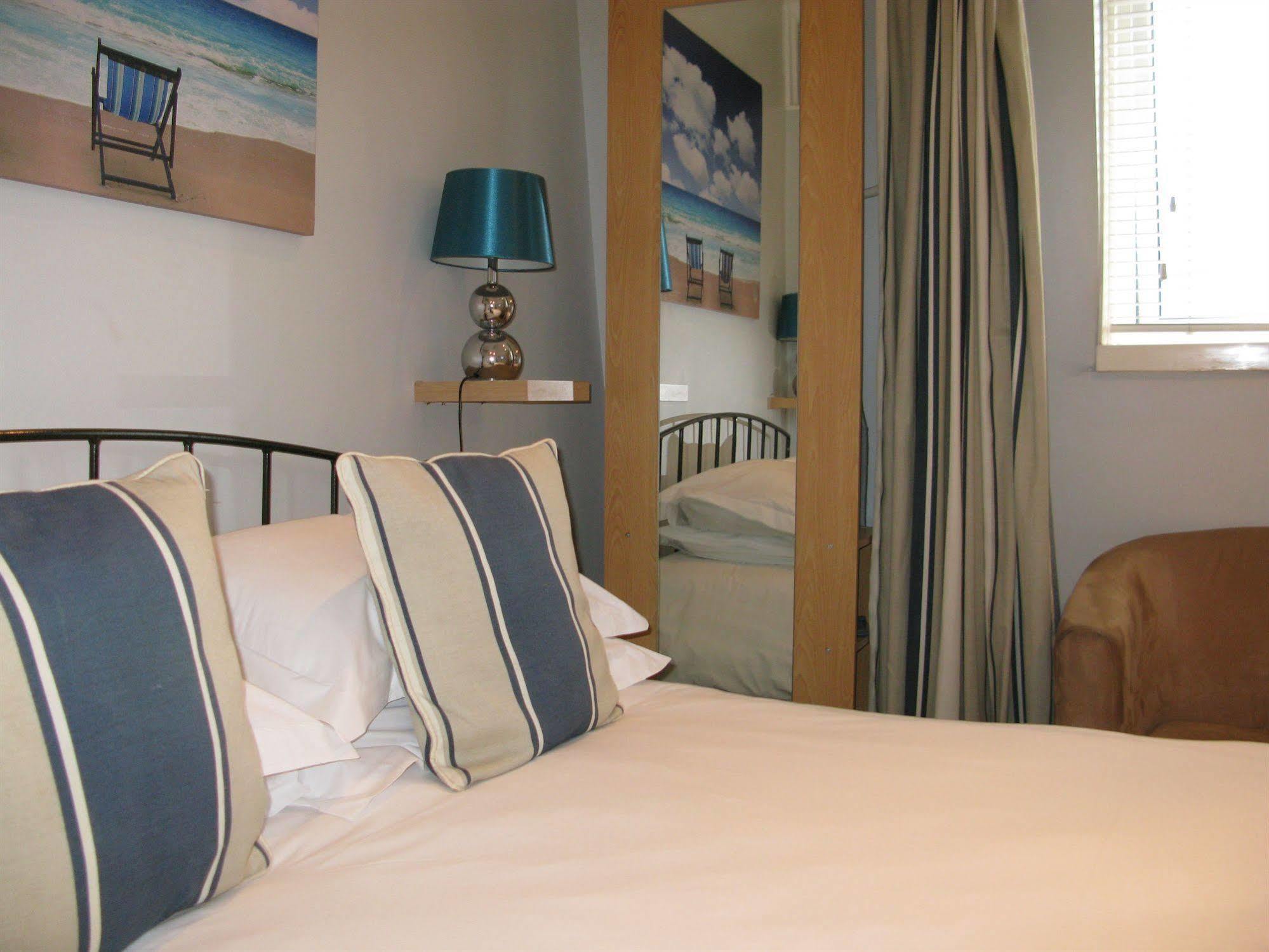 Oyo Lifestyle Hotel Sea Breeze 布赖顿 外观 照片