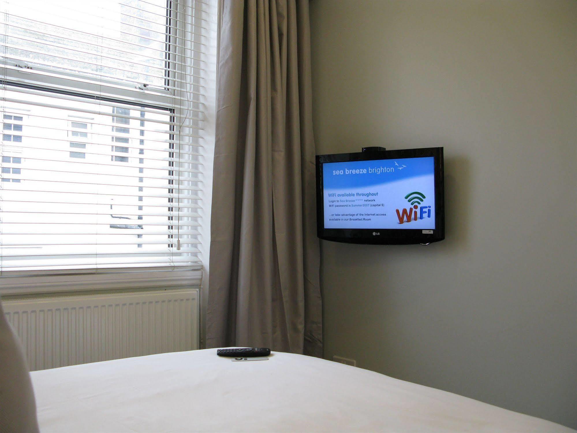 Oyo Lifestyle Hotel Sea Breeze 布赖顿 外观 照片