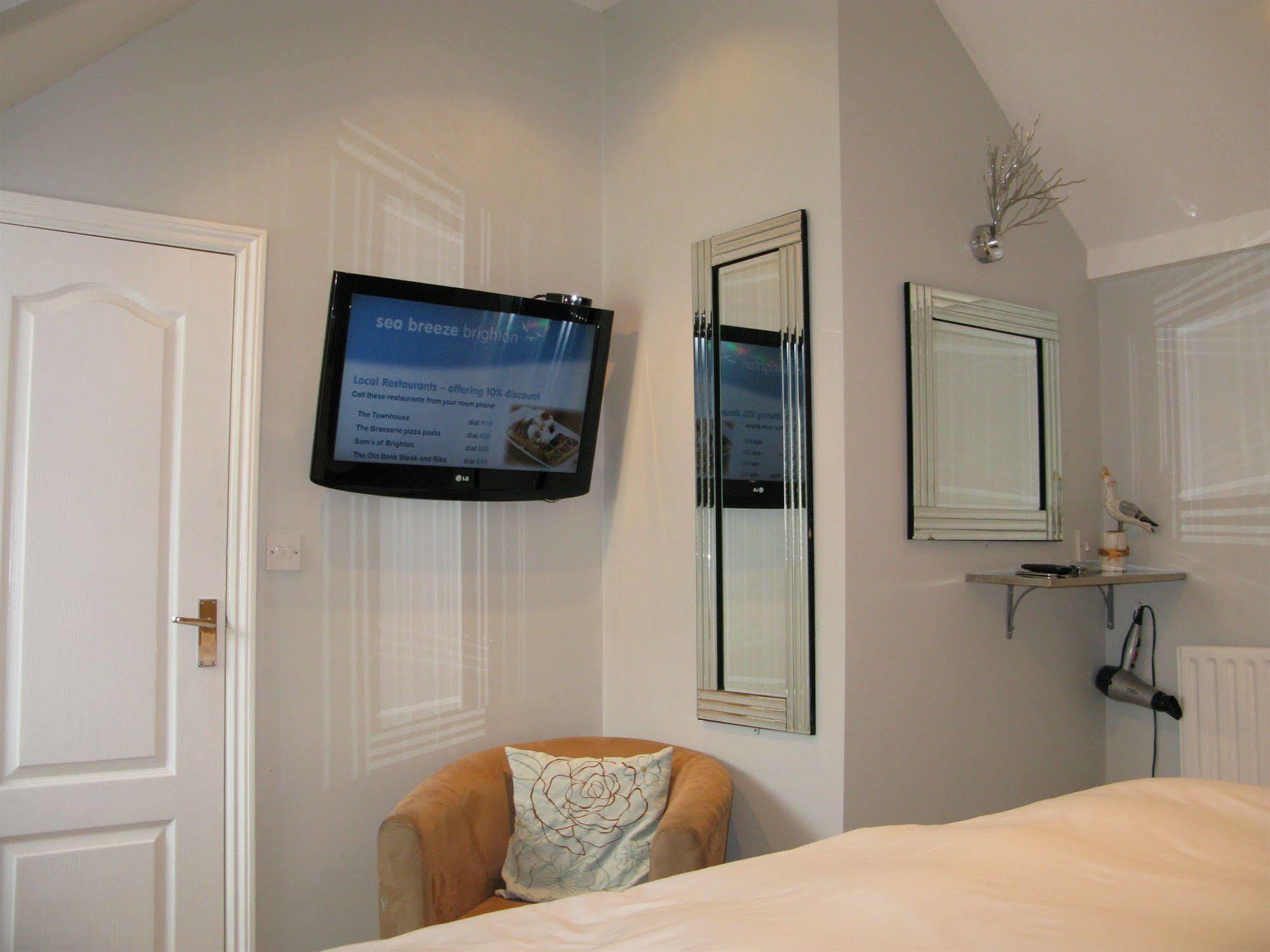Oyo Lifestyle Hotel Sea Breeze 布赖顿 外观 照片