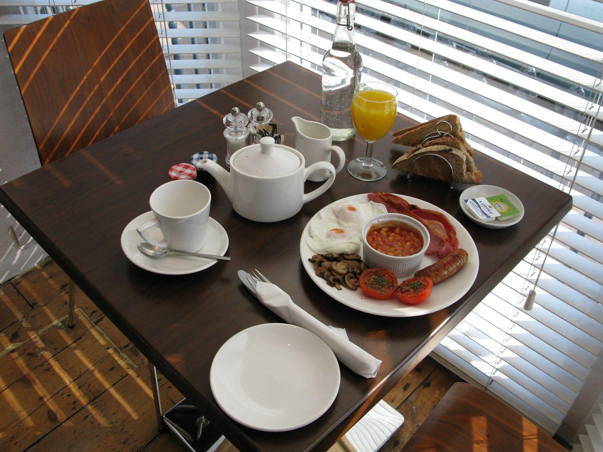 Oyo Lifestyle Hotel Sea Breeze 布赖顿 外观 照片